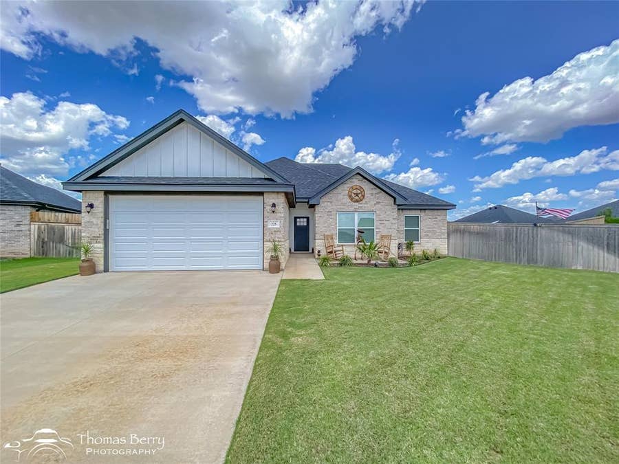 Property photo for 225 Moon Beam Path, Abilene, TX