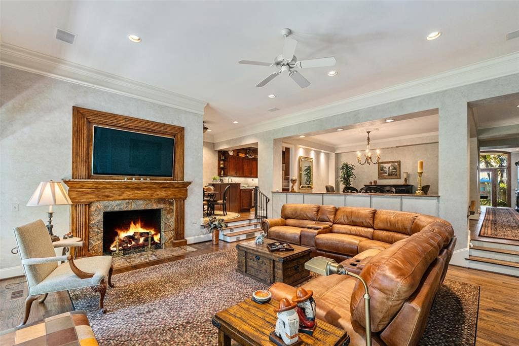 6294 Willowgate Lane, Dallas, TX 75230