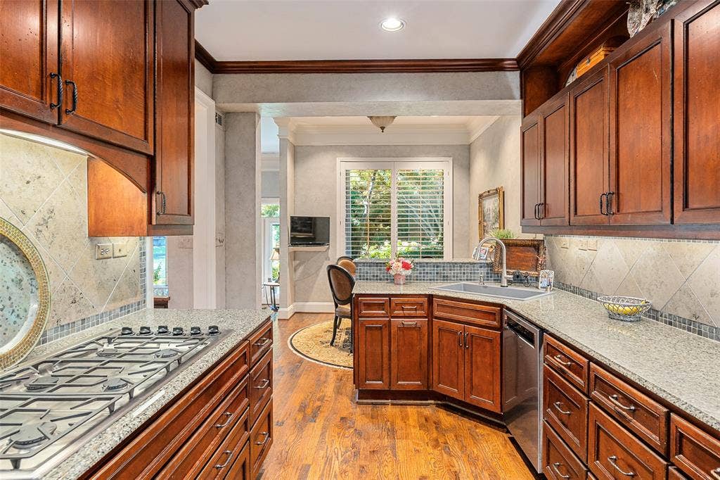 6294 Willowgate Lane, Dallas, TX 75230