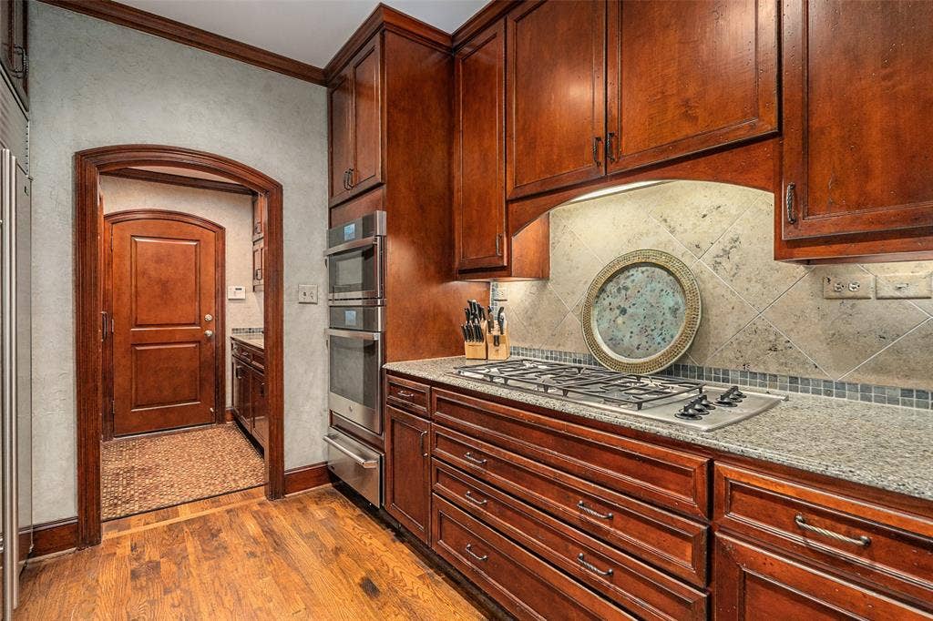 6294 Willowgate Lane, Dallas, TX 75230