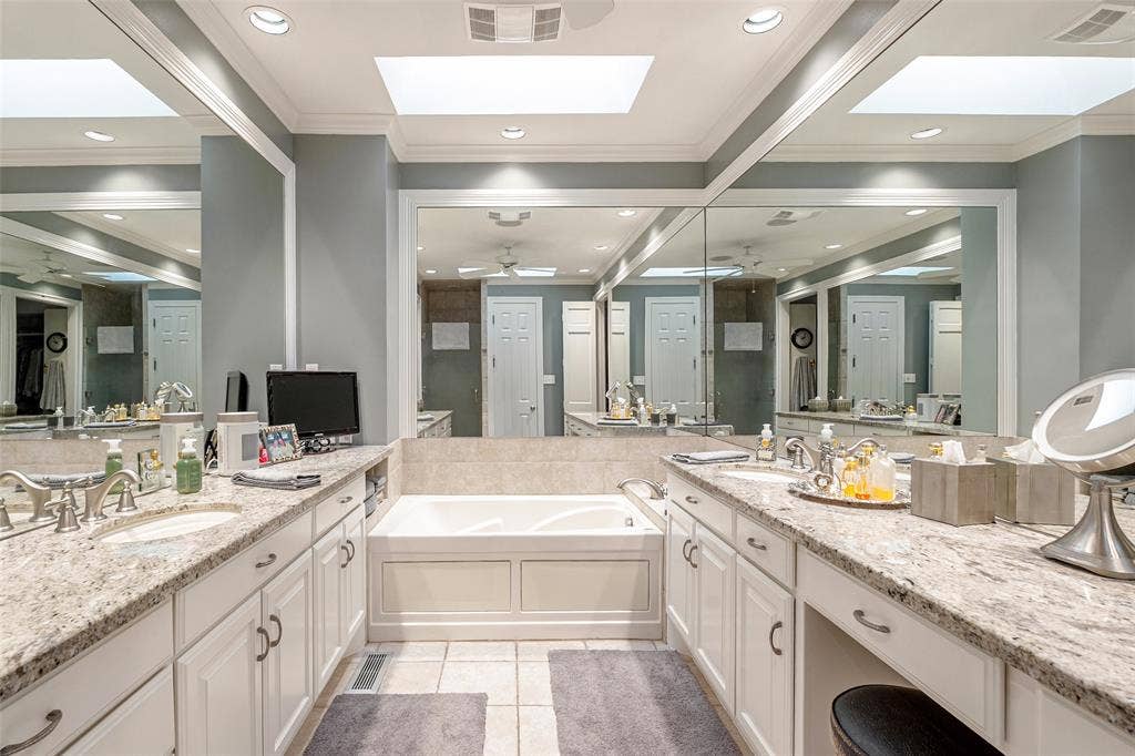 6294 Willowgate Lane, Dallas, TX 75230