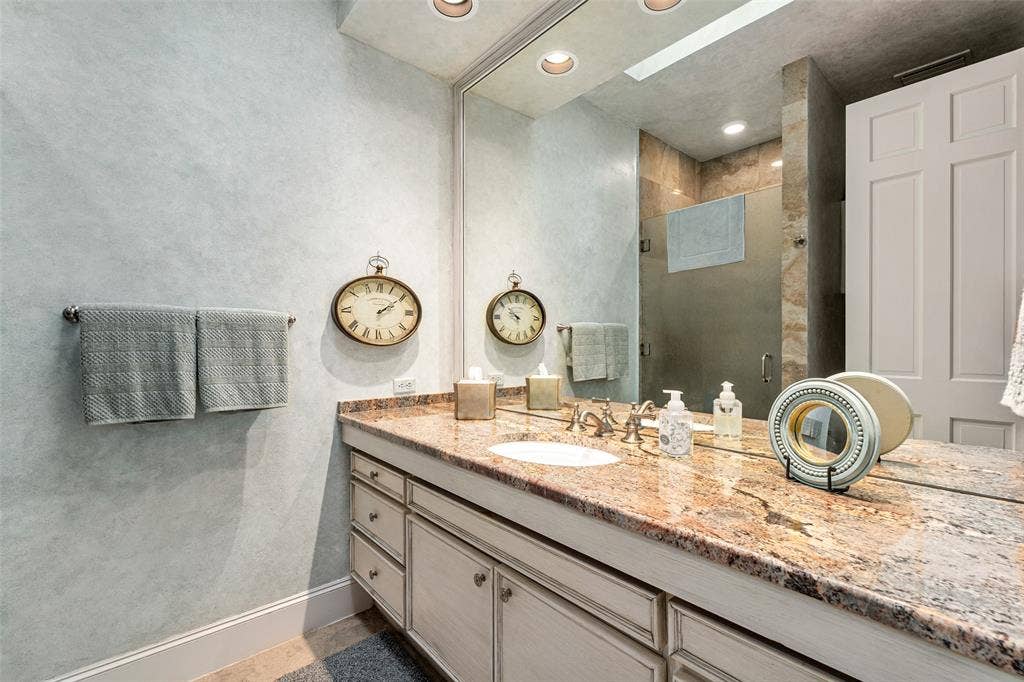 6294 Willowgate Lane, Dallas, TX 75230