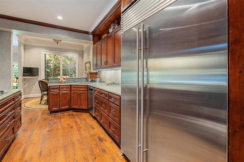 6294 Willowgate Lane, Dallas, TX 75230