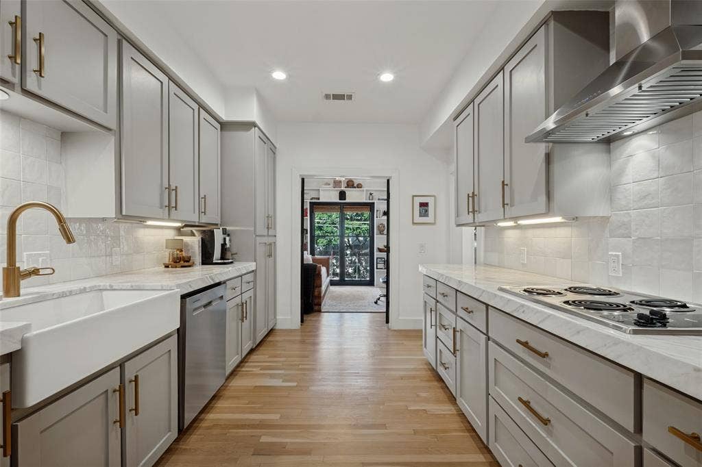 3501 Dickason Avenue, #B, Dallas, TX 75219