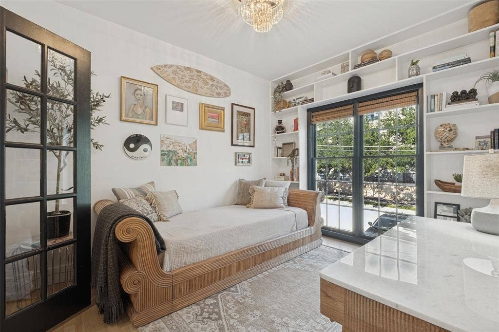 3501 Dickason Avenue, #B, Dallas, TX 75219