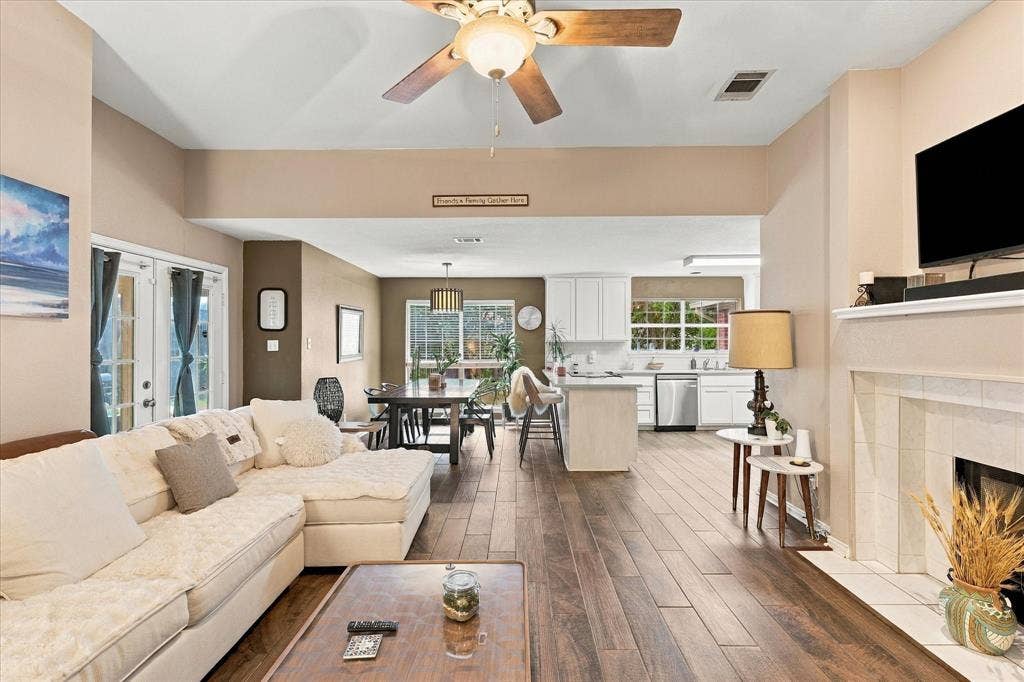 1635 Alexis Street, Midlothian, TX 76065 1635 Alexis Street, Midlothian, TX 76065