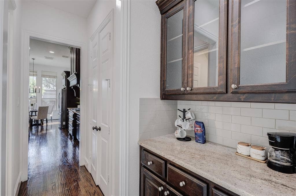 901 Clear Water Drive N, Allen, TX 75013 901 Clear Water Drive N, Allen, TX 75013