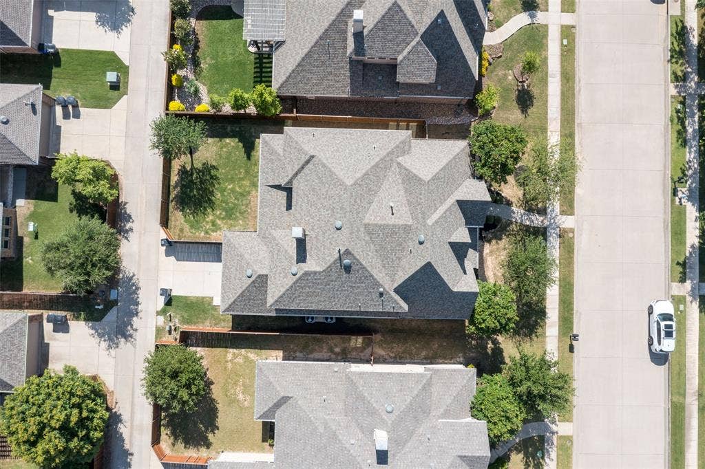 901 Clear Water Drive N, Allen, TX 75013 901 Clear Water Drive N, Allen, TX 75013