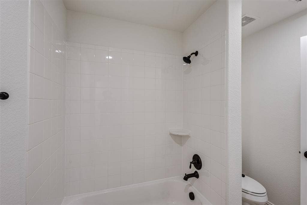 901 Clear Water Drive N, Allen, TX 75013 901 Clear Water Drive N, Allen, TX 75013