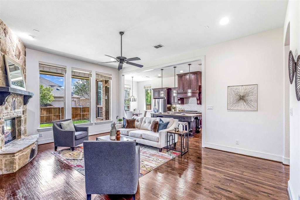 901 Clear Water Drive N, Allen, TX 75013 901 Clear Water Drive N, Allen, TX 75013