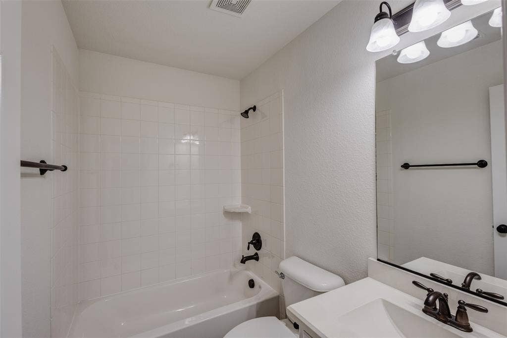 901 Clear Water Drive N, Allen, TX 75013 901 Clear Water Drive N, Allen, TX 75013