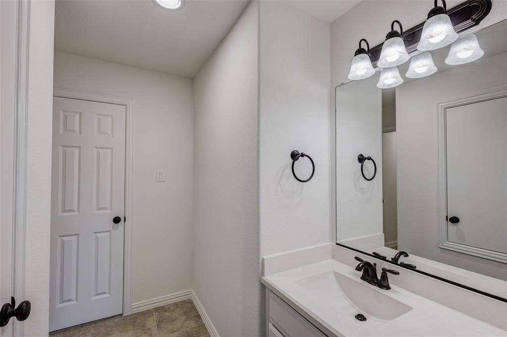 901 Clear Water Drive N, Allen, TX 75013 901 Clear Water Drive N, Allen, TX 75013
