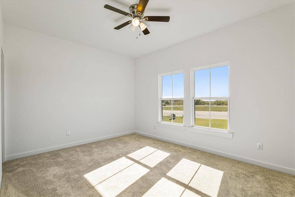 Recessed ceiling fan with integrated lighting