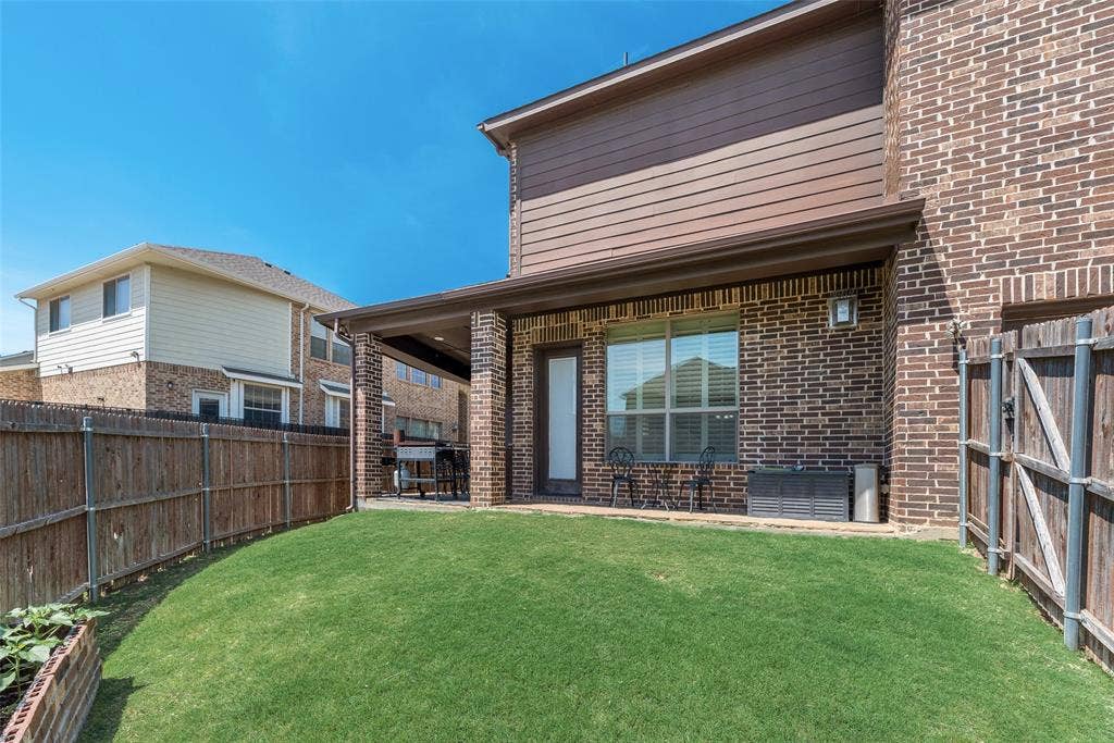 5056 Empire Way, Irving, TX 75038 5056 Empire Way, Irving, TX 75038