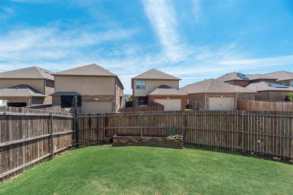 5056 Empire Way, Irving, TX 75038 5056 Empire Way, Irving, TX 75038