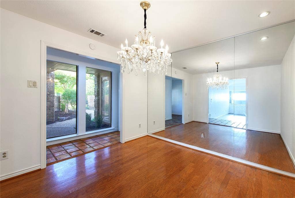 6025 Daven Oaks Drive, Dallas, TX 75248 6025 Daven Oaks Drive, Dallas, TX 75248