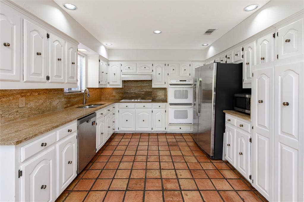 6025 Daven Oaks Drive, Dallas, TX 75248 6025 Daven Oaks Drive, Dallas, TX 75248