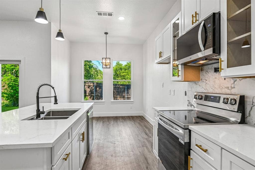 2504 Vaughn Boulevard, Fort Worth, TX 76105 2504 Vaughn Boulevard, Fort Worth, TX 76105