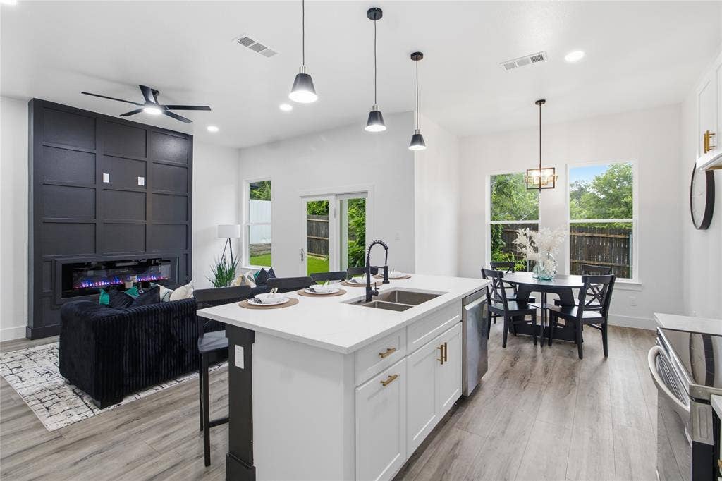 2504 Vaughn Boulevard, Fort Worth, TX 76105 2504 Vaughn Boulevard, Fort Worth, TX 76105