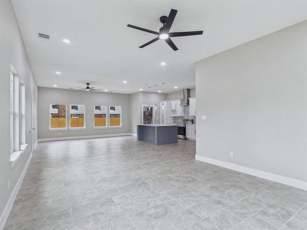 948 Marion Avenue, Fort Worth, TX 76104