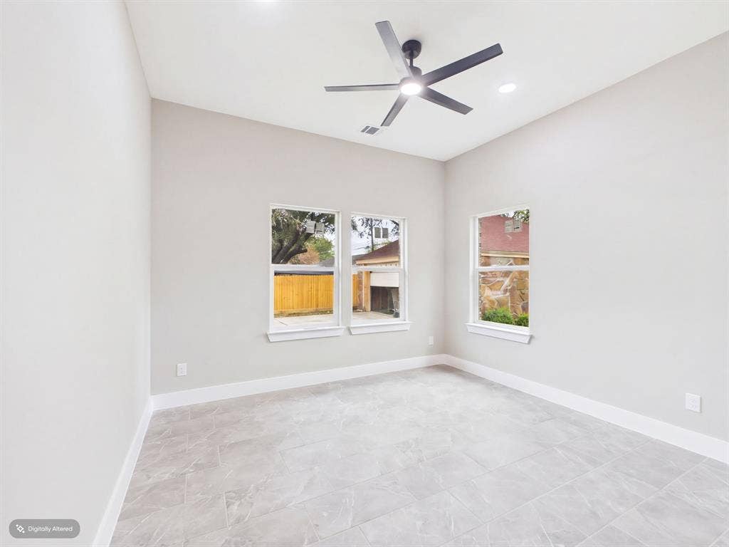 948 Marion Avenue, Fort Worth, TX 76104