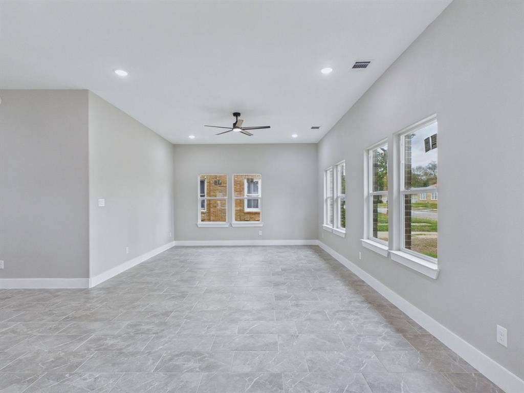 948 Marion Avenue, Fort Worth, TX 76104