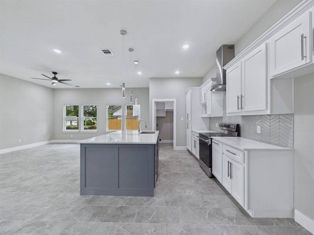 948 Marion Avenue, Fort Worth, TX 76104