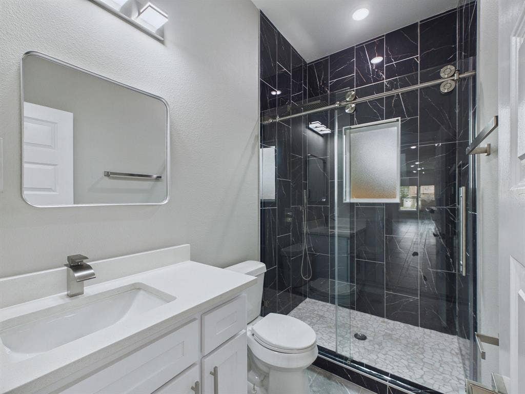 948 Marion Avenue, Fort Worth, TX 76104