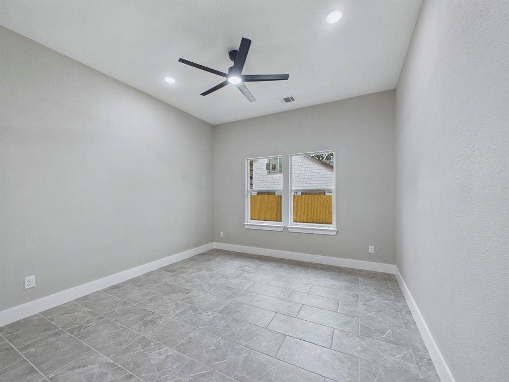 948 Marion Avenue, Fort Worth, TX 76104