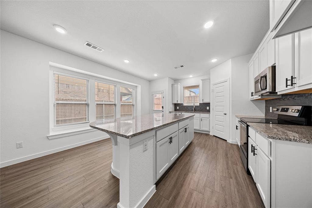 3955 Chesapeake Lane, Heartland, TX 75126 3955 Chesapeake Lane, Heartland, TX 75126