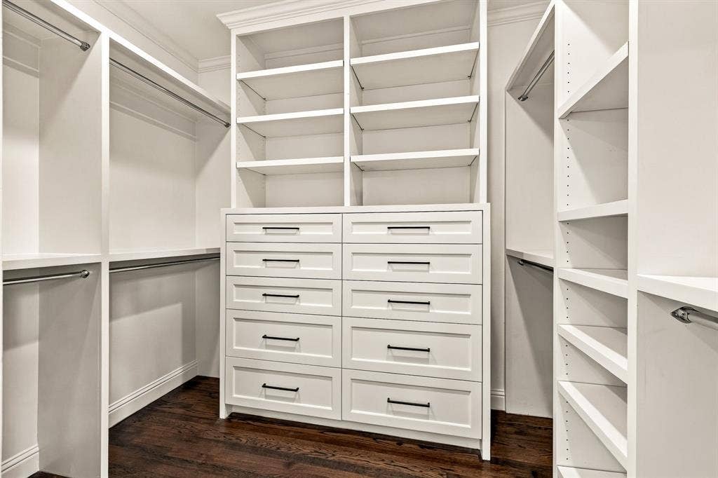 5318 Merrimac Avenue, Dallas, TX 75206 Primary Closet