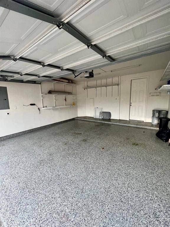 4444 Jardin Street, Irving, TX 75038 Garage