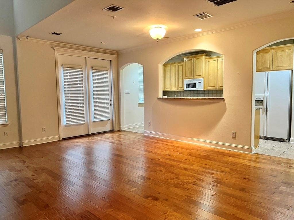 4444 Jardin Street, Irving, TX 75038 Living room