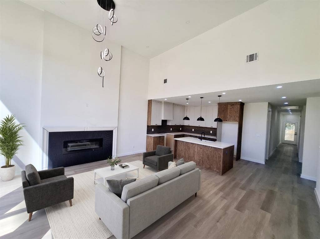 6524 Teague Drive, Dallas, TX 75241 6524 Teague Drive, Dallas, TX 75241