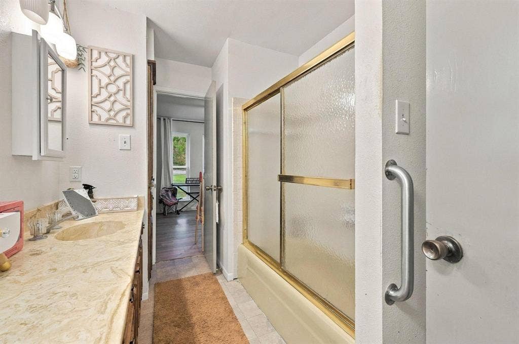 1908 Nancy Lea Drive, Bonham, TX 75418