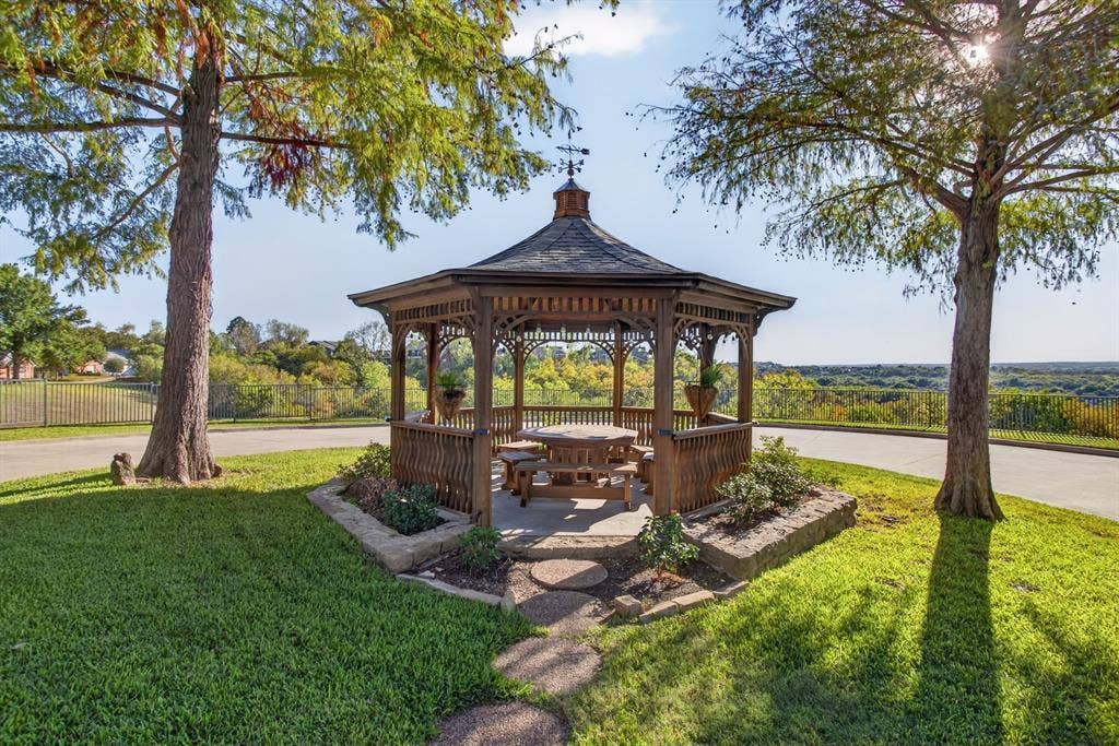 Just imagine going on morning or evening walks and landing here for a quiet moment.