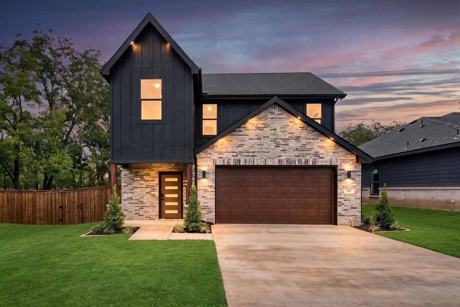 Property photo for 101 Iron Horse Lane, Denison, TX