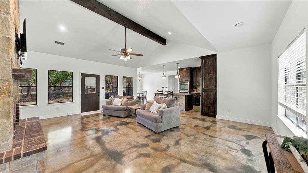 1389 County Road 3591, Paradise, TX 76073