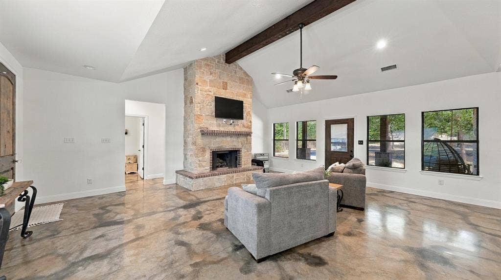 1389 County Road 3591, Paradise, TX 76073