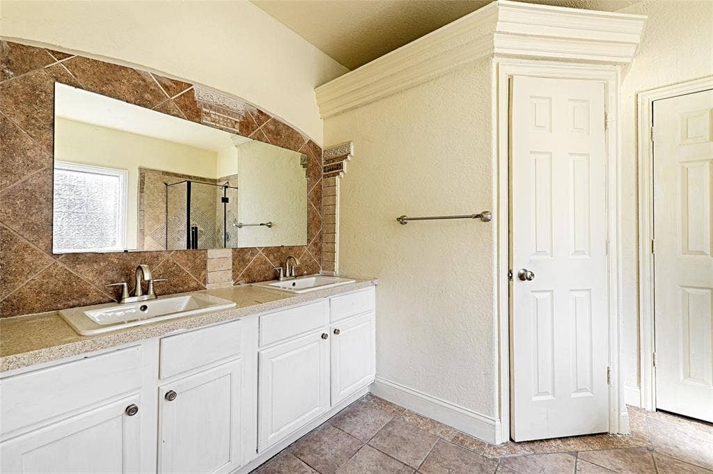 4245 Wilson Lane, Fort Worth, TX 76133