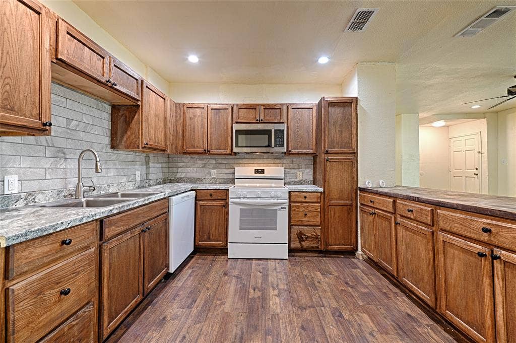 4245 Wilson Lane, Fort Worth, TX 76133