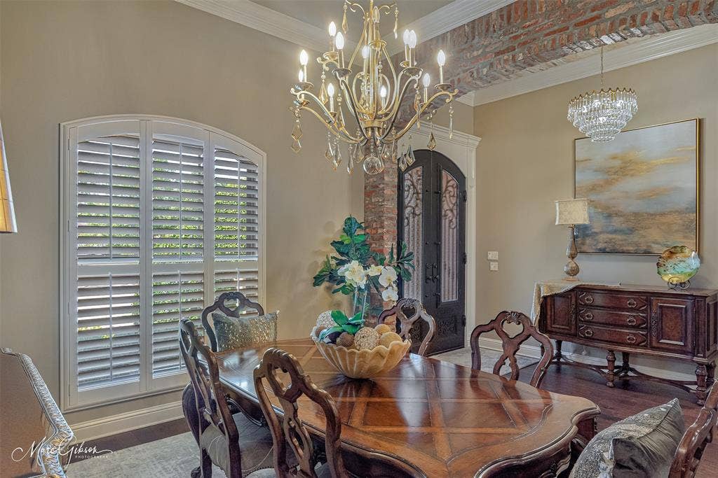 205 Summertree Court, Bossier City, LA 71111
