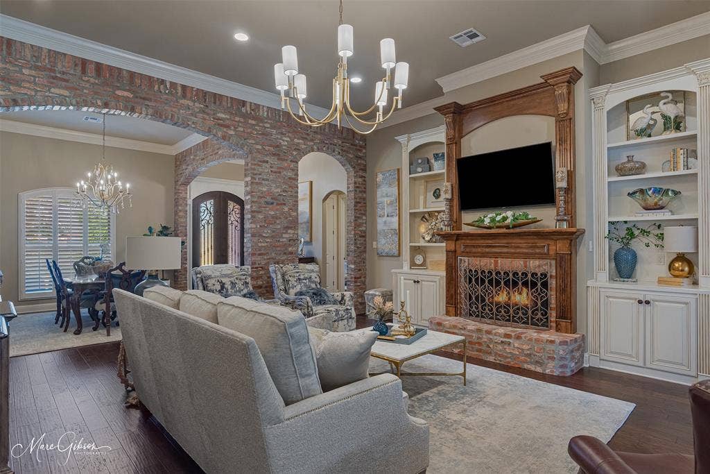 205 Summertree Court, Bossier City, LA 71111