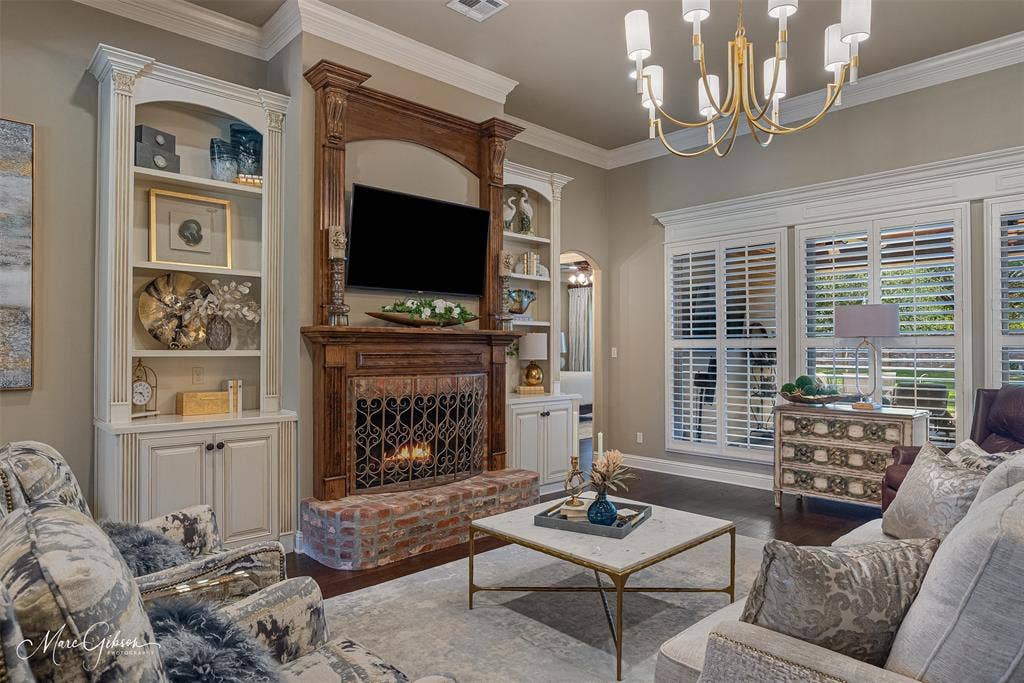205 Summertree Court, Bossier City, LA 71111