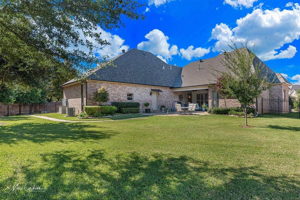 This is one of the largest back yards in the neighborhood