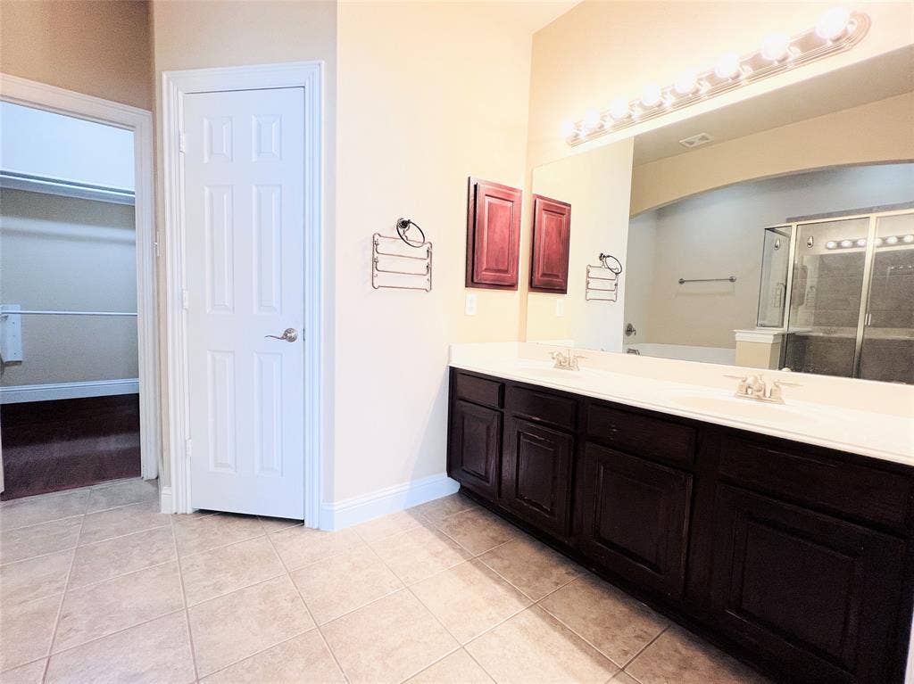 436 Fuente, Irving, TX 75039 436 Fuente, Irving, TX 75039