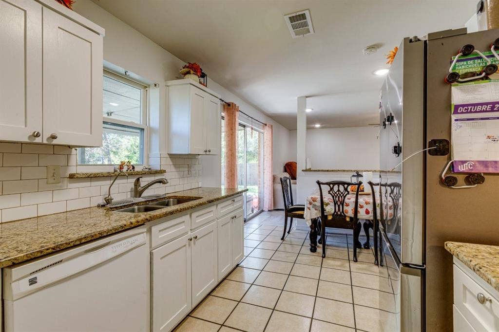 226 Springbranch Drive, Garland, TX 75043 226 Springbranch Drive, Garland, TX 75043