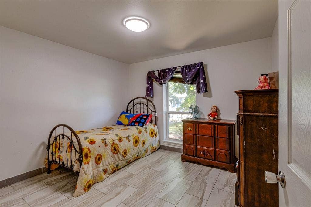 226 Springbranch Drive, Garland, TX 75043 226 Springbranch Drive, Garland, TX 75043