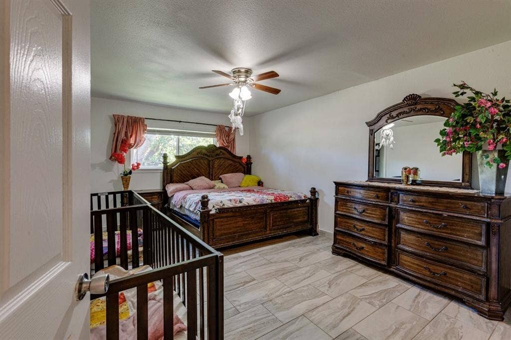 226 Springbranch Drive, Garland, TX 75043 226 Springbranch Drive, Garland, TX 75043