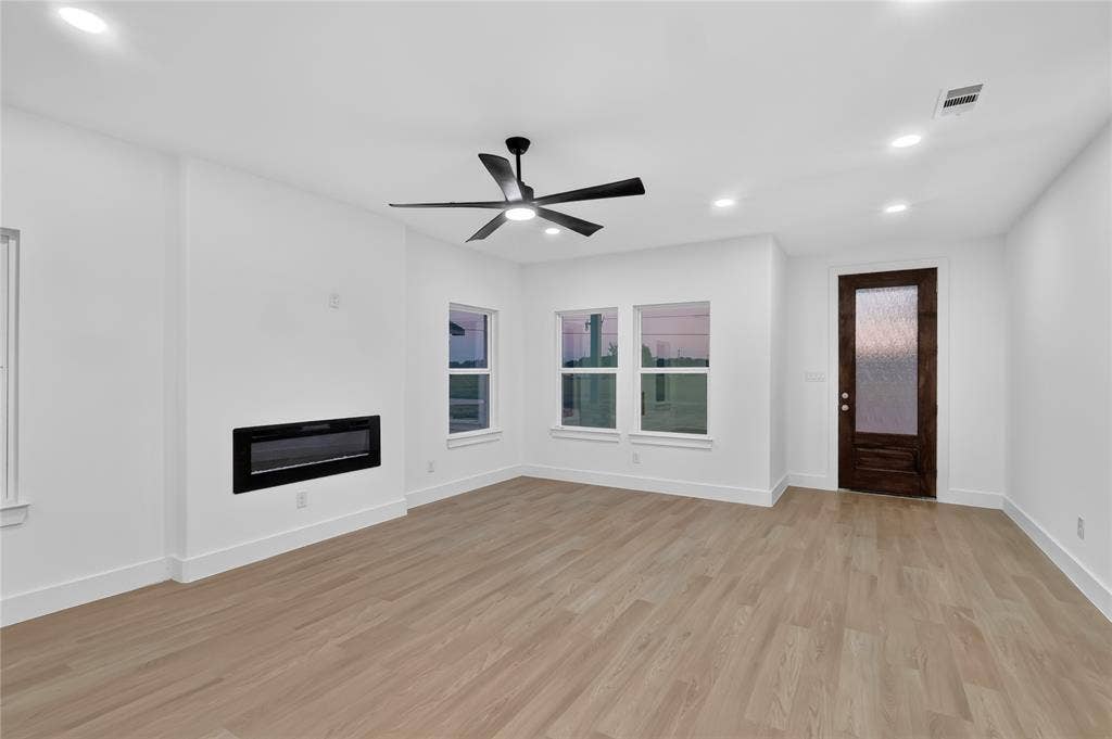 105 Cedar Elm Road, Trinidad, TX 75163 105 Cedar Elm Road, Trinidad, TX 75163